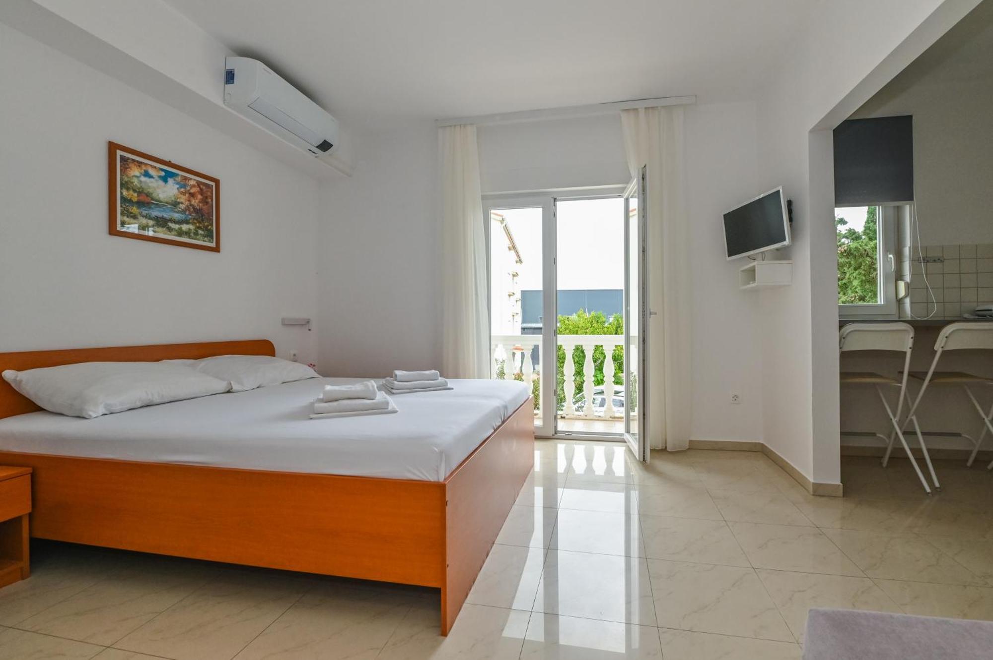 Seagull Pool Apartments & Studios Novalja Exterior foto
