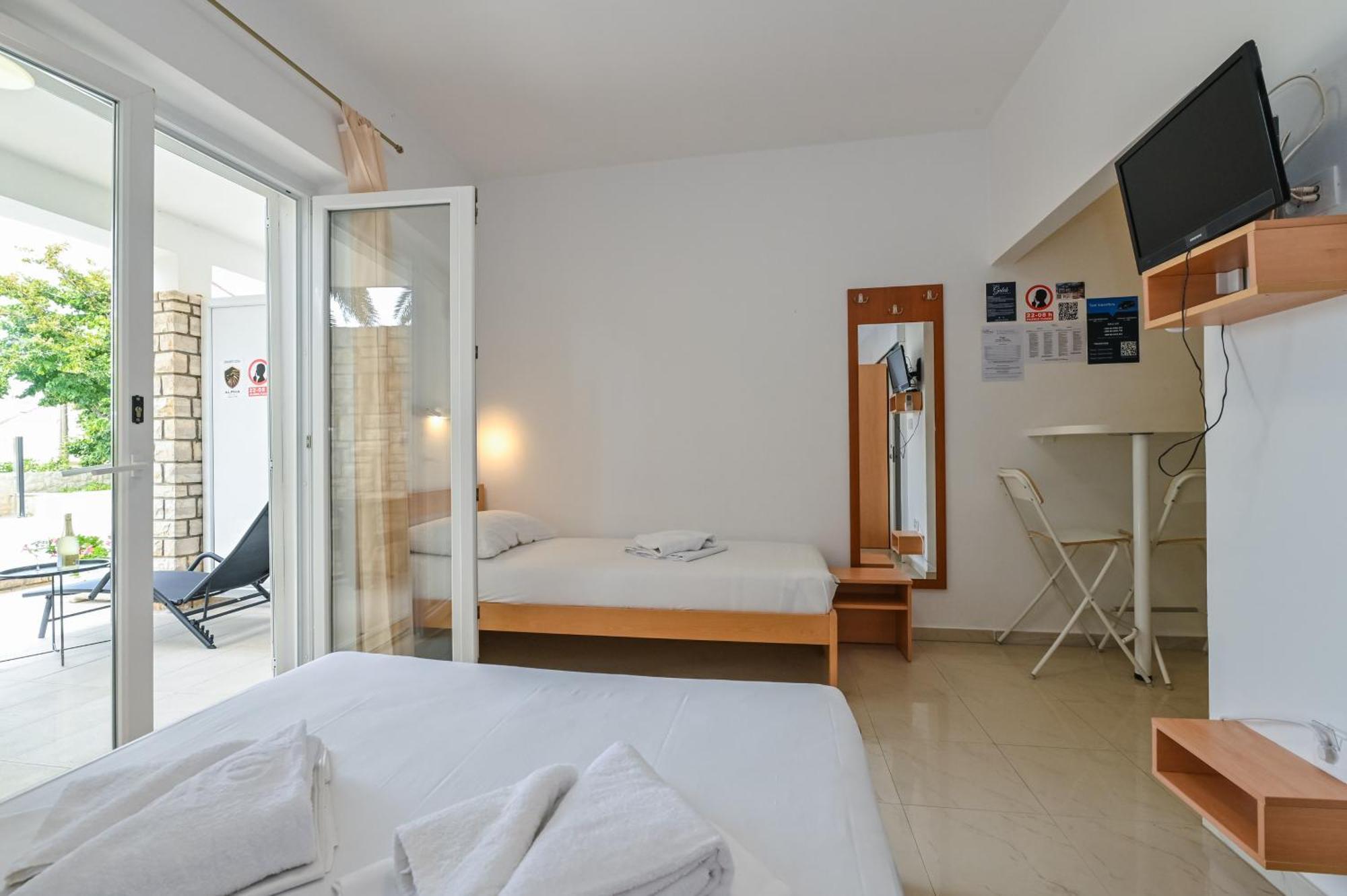 Seagull Pool Apartments & Studios Novalja Habitación foto